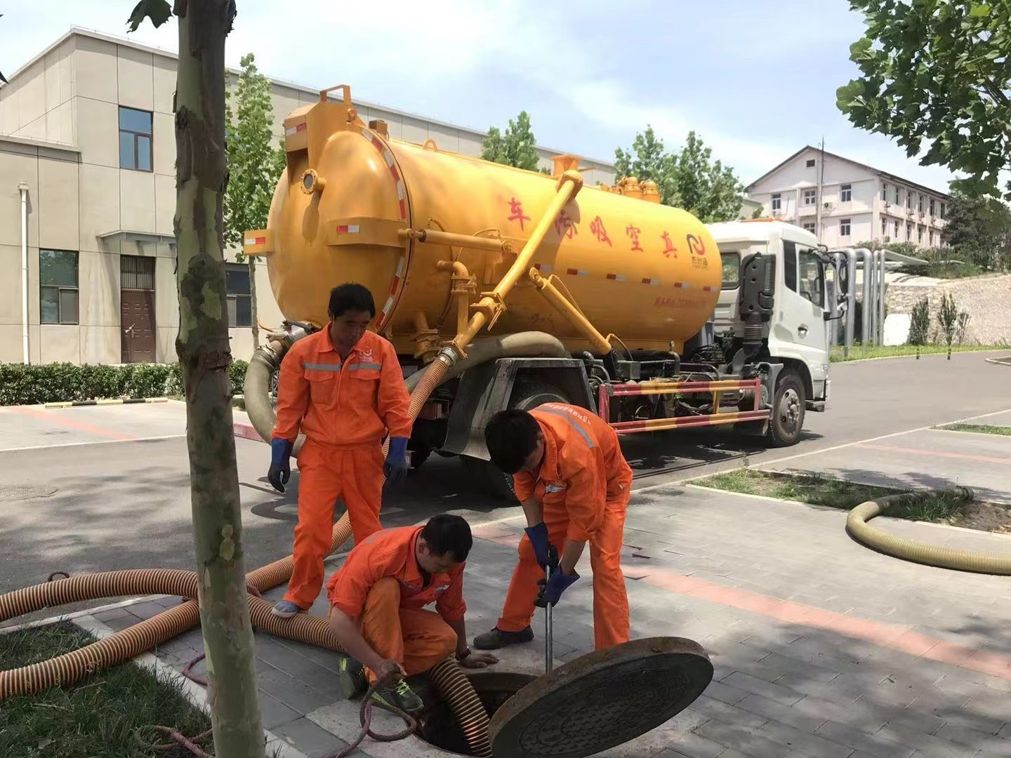 玉环化粪池清理与5-8吨吸粪车施工效率分析